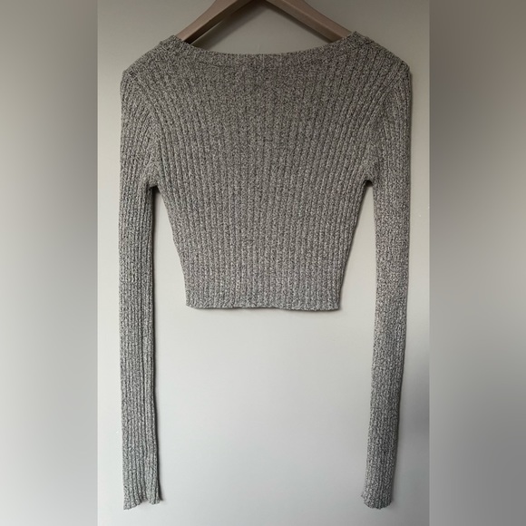 Brandy Melville - Melina Cropped Sweater - Salt & Pepper Grey - One Size - Picture 4 of 9